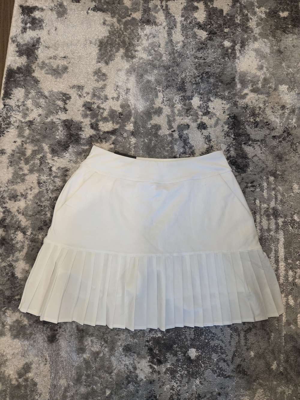 NWT Under Armour White Pleated Hem Women's Skirt